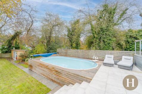 Hadleigh Estate Agents-71.jpg