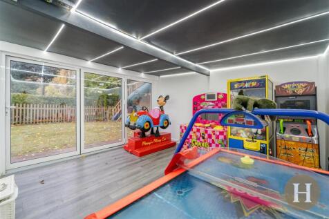 Hadleigh Estate Agents-75.jpg