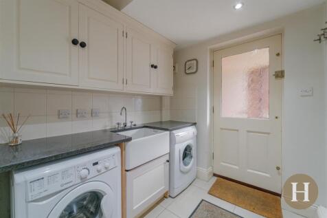 Hadleigh Estate Agents-1.jpg