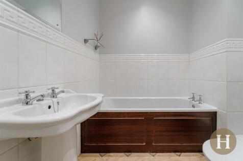 Hadleigh Estate Agents-33.jpg