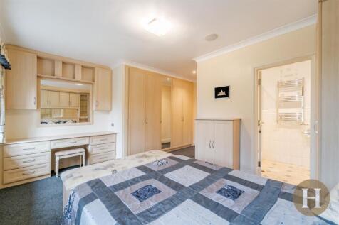 Hadleigh Estate Agents-38.jpg