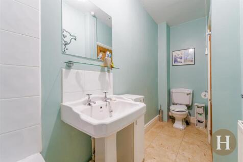 Hadleigh Estate Agents-25.jpg