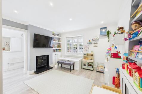 Lounge/Playroom