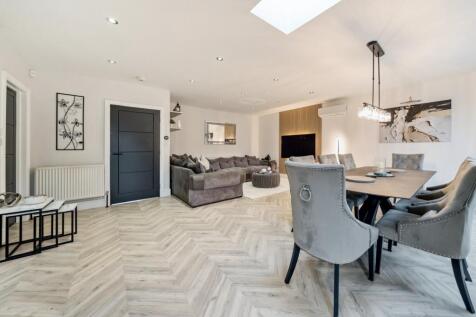 Dining/Family Room