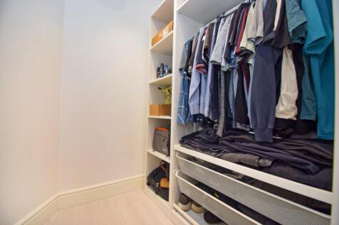 Walk-In Wardrobe