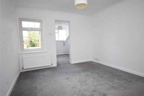 Main Bedroom Into Dr