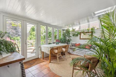 Garden/Dining Room