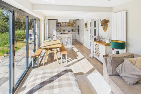Kitchen/Living Area