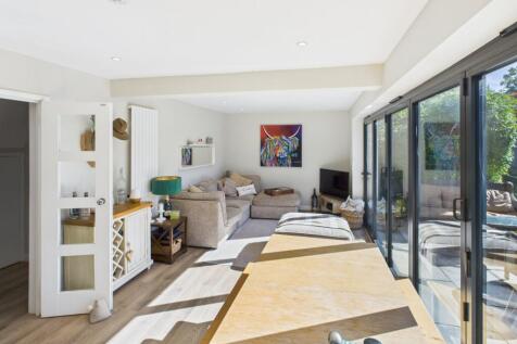 Kitchen/Living Area
