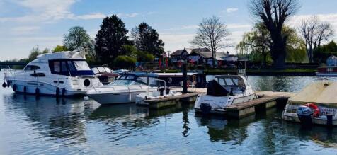 Short Walk To Thames