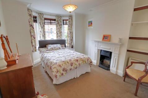 Lounge/Bedroom One