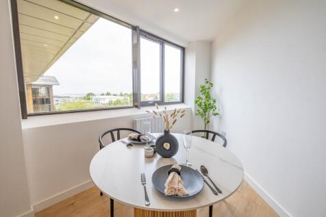 Flat 48