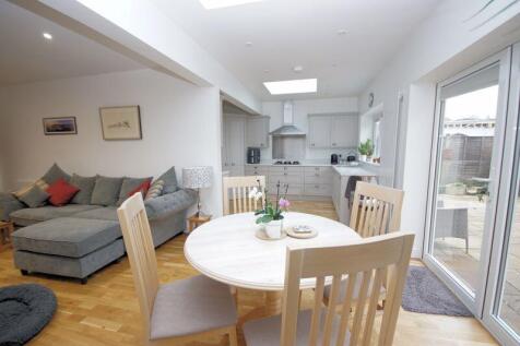 Open Plan Lounge, Dining Room &amp; K...