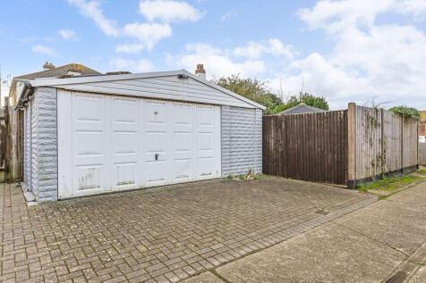 Garage (to rear)