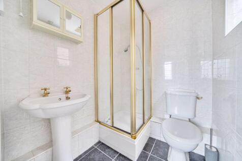 Bedroom Two En Suite