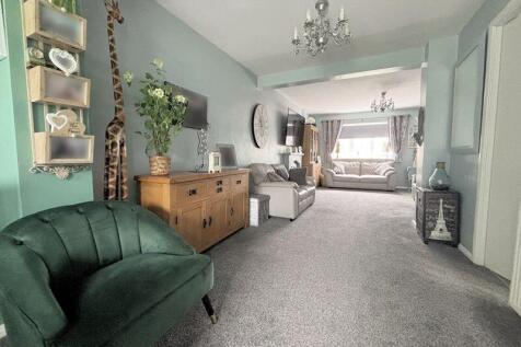 Open Plan Lounge/Family/Dining Room