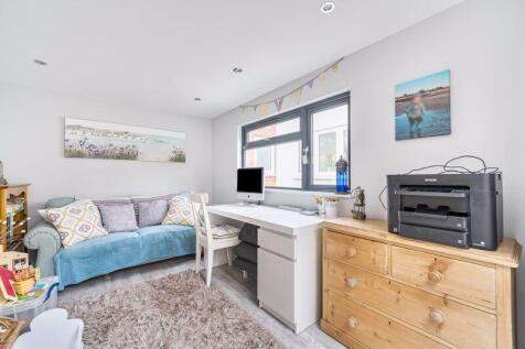 Garden Office/Hobbies Room