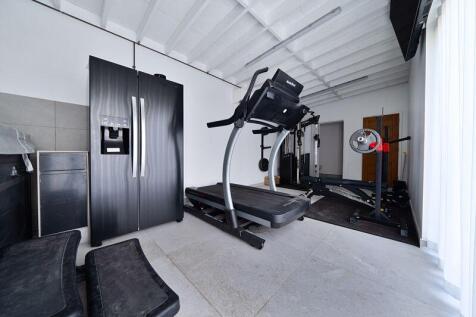 Outbuilding/Gym