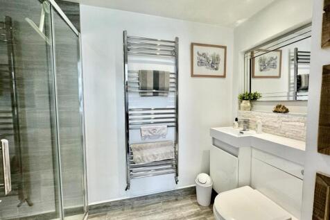Ground Floor Shower