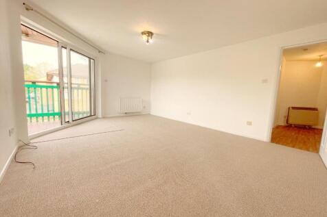 LIVI8NG ROOM 2.jpeg