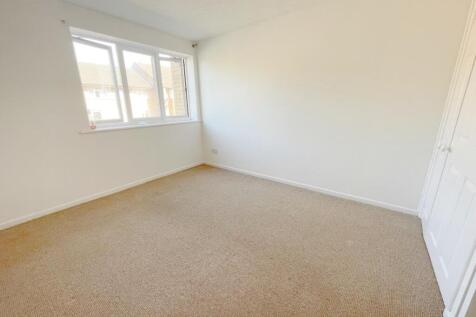 BEDROOOM .jpeg