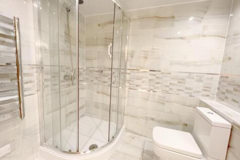 BATHROOM .jpeg