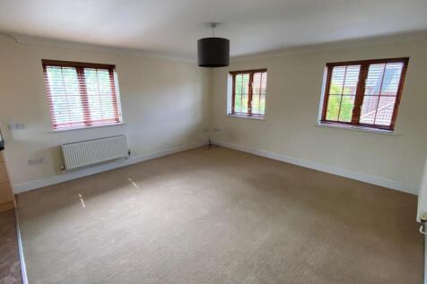 Lounge/Dining Area