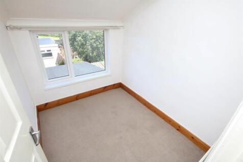DRESSING ROOM/STUDY