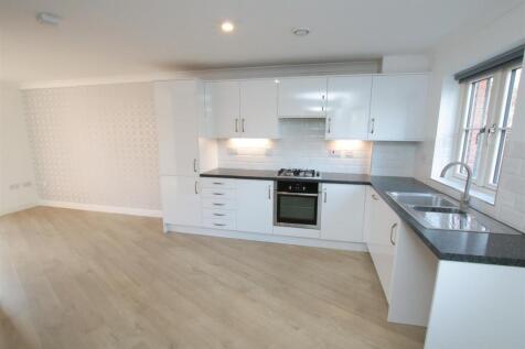 OPEN PLAN LIVING/ DINING/ KITCHEN