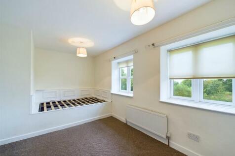 BEDROOM IN NO.4