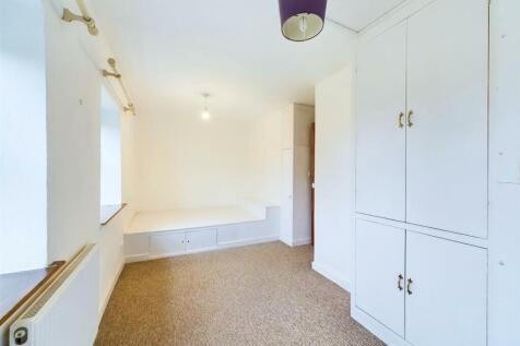 BEDROOM ONE IN NO.5