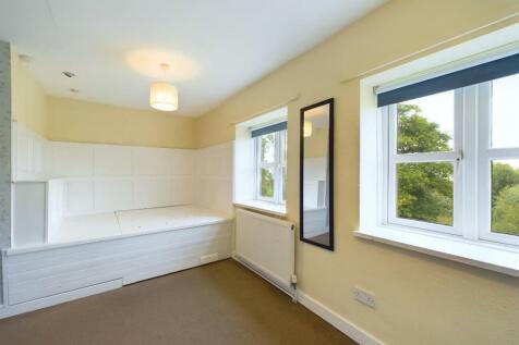 BEDROOM IN NO.6