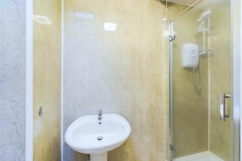SHOWER ROOM IN NO.5