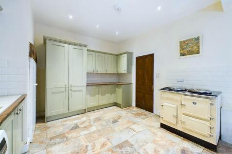 KITCHEN/ BREAKFAST ROOM