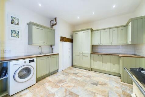 KITCHEN/ BREAKFAST ROOM