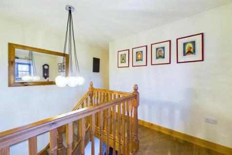 GALLERIED LANDING