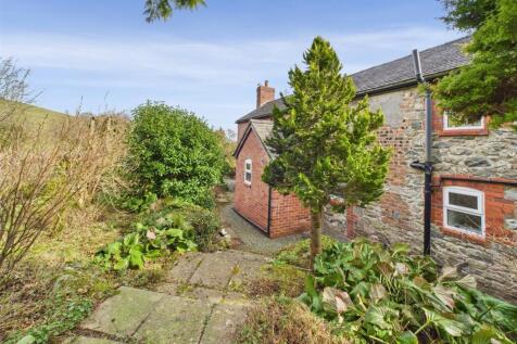 CAM03270G0-PR0057-STILL043.jpg