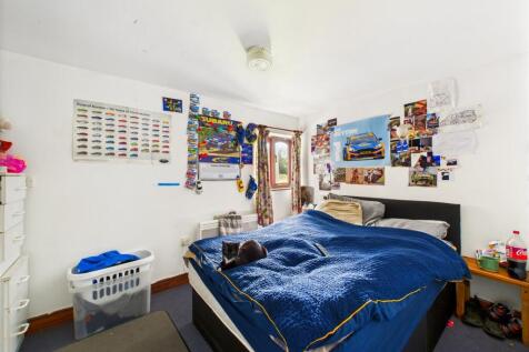 BEDROOM &amp; ENSUITE