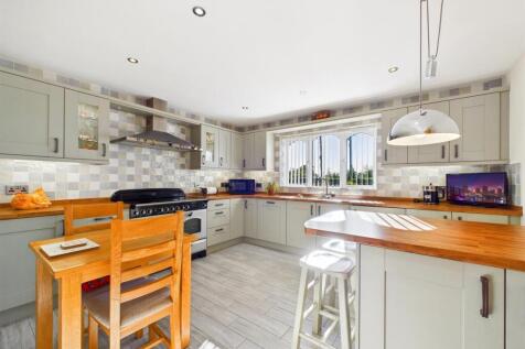 KITCHEN/BREAKFAST ROOM
