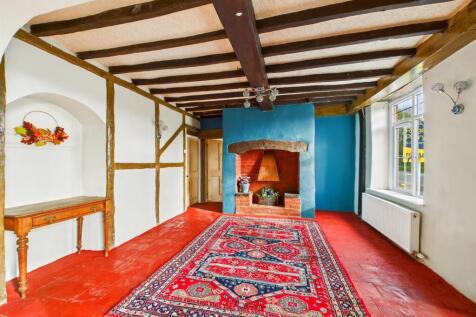 LIVING / DINING ROOM