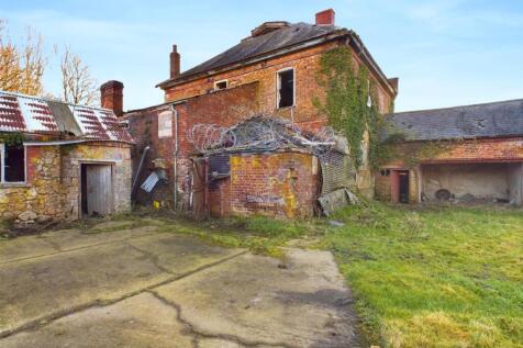 CAM01713G0-PR0077-STILL012.jpg