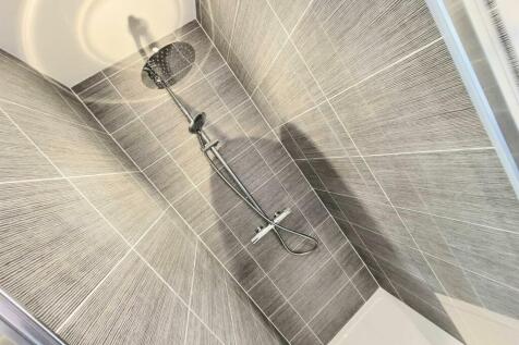 Rowan-en-suite-Primesave.jpg