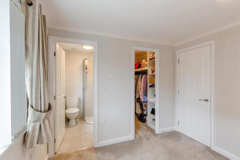 8587391-interior10.jpg