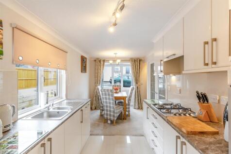 8587391-interior16.jpg
