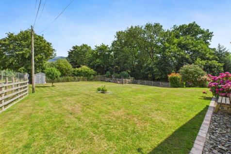 CAM01713G0-PR0133-STILL038.jpg