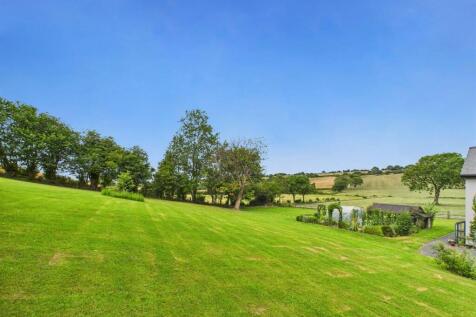 CAM01713G0-PR0125-STILL038.jpg