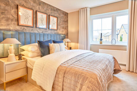 En suite main bedroom in the Kingsville 4 bedroom home