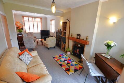Lounge/Dining Room.