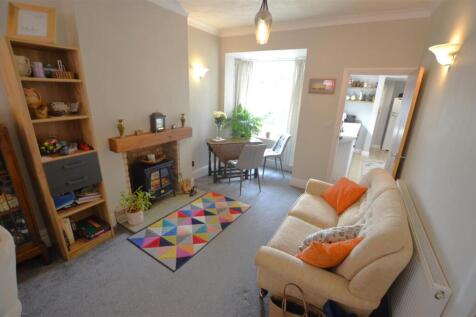 Lounge/Dining Room -