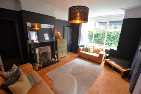 LOUNGE.